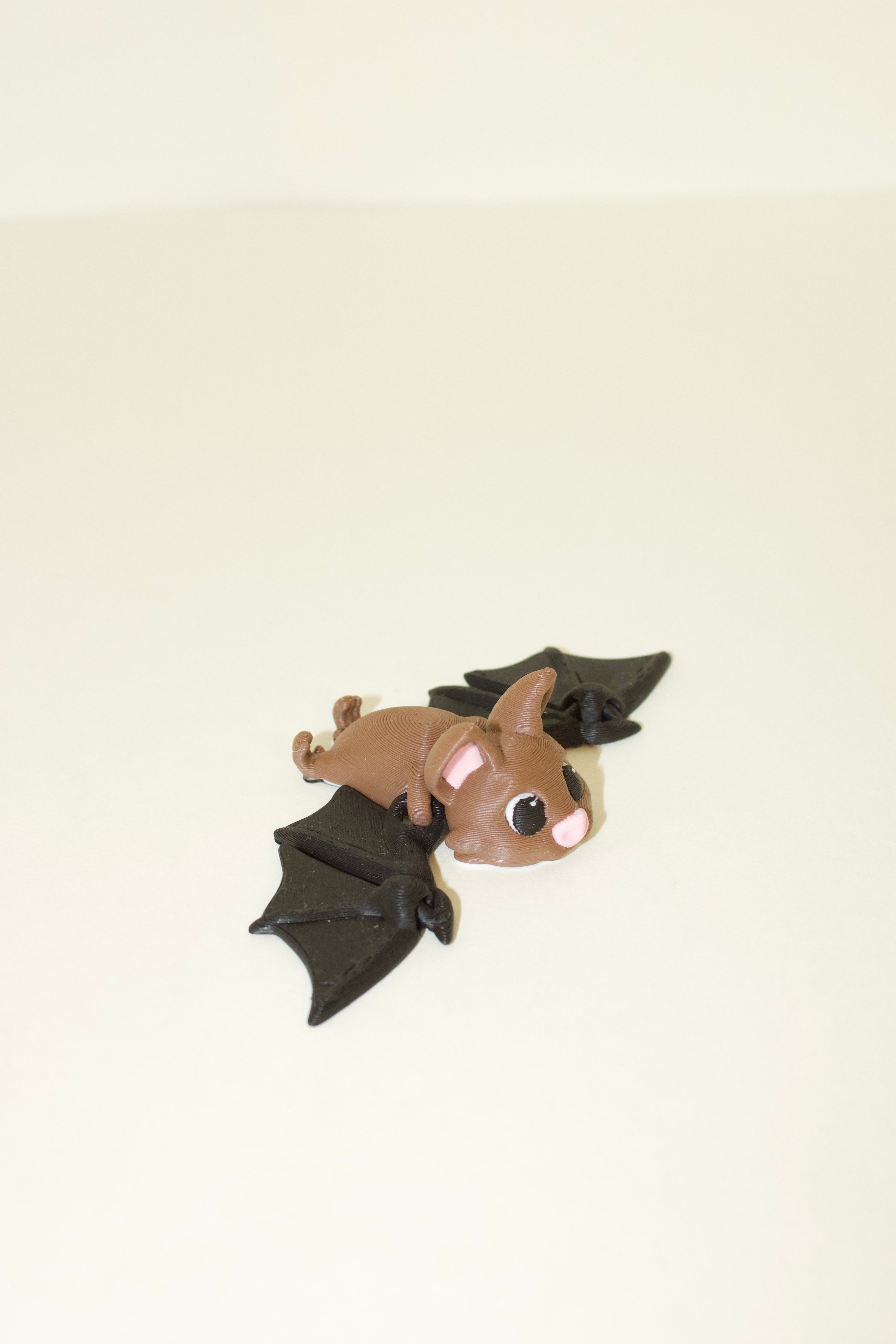 Flexi Articulated Bat – Cute 3D Printed Toy | Beaming Bat Fidget Animal Gift\