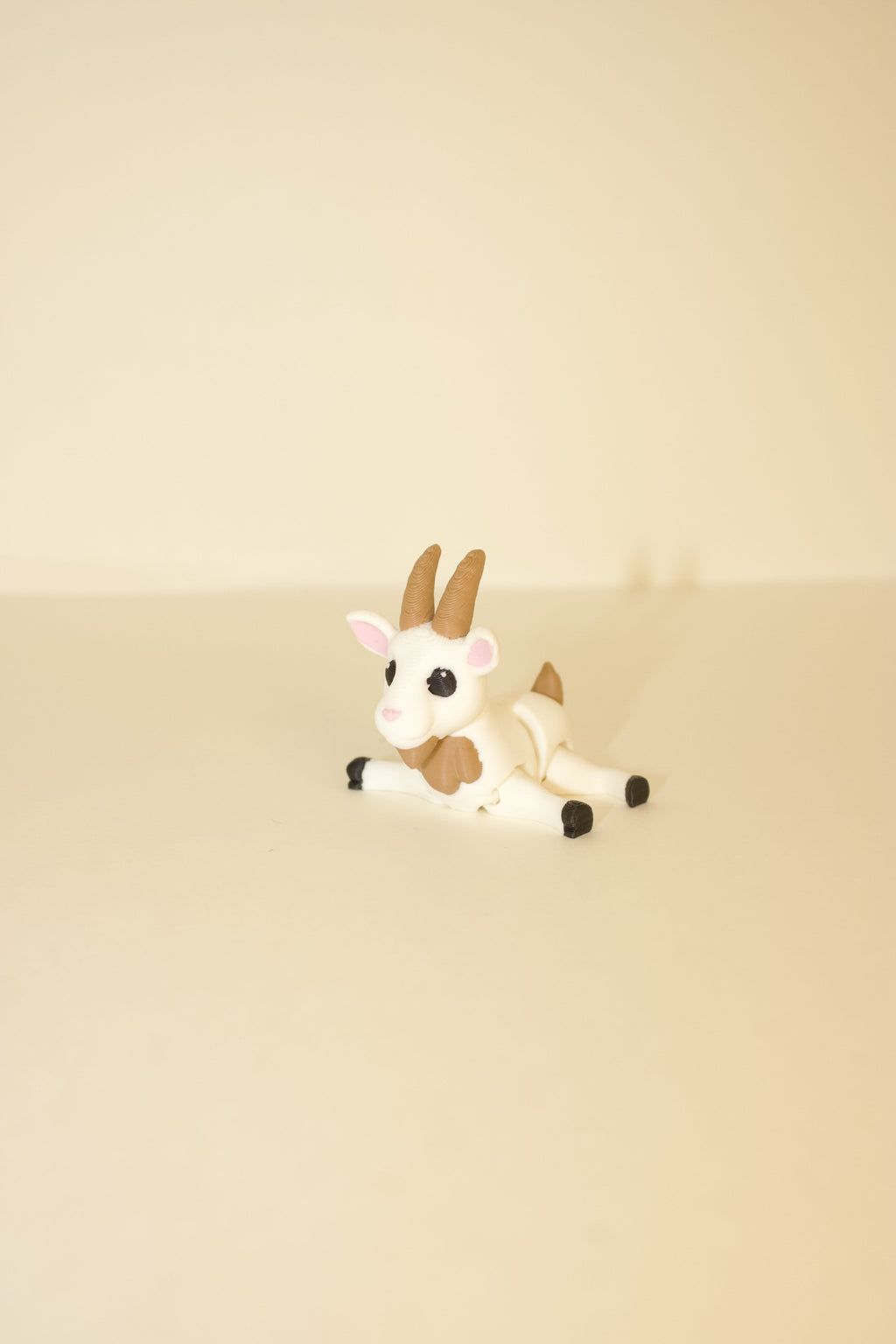Giddy Goat – Articulated 3D Printed Flexi Fidget Toy | Cute Miniature Goat Figure with Moving Joints | Great Desk Toy or Gift!