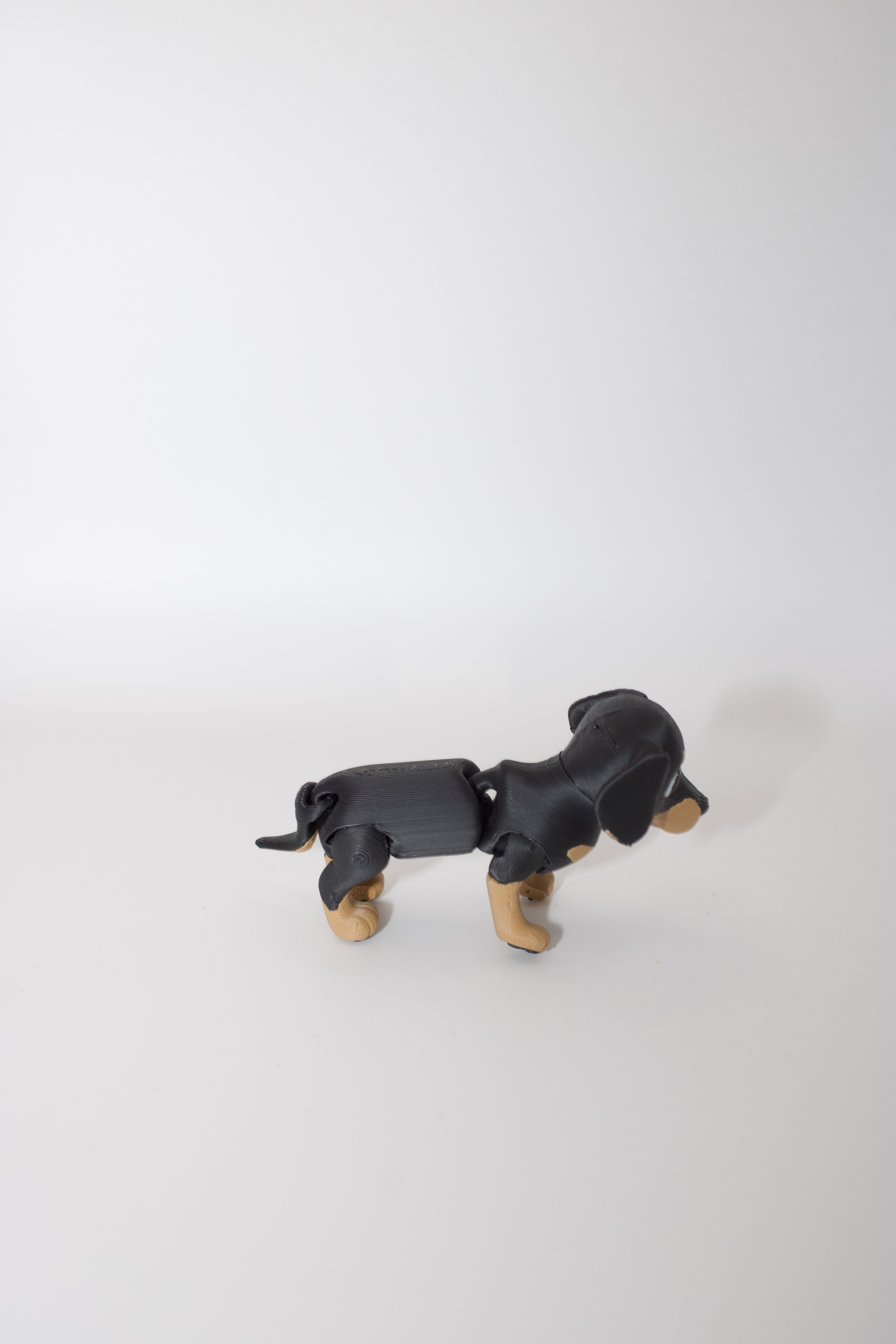 Flexi Articulated Dachshund – 3D Printed Toy Wiener Dog with Moving Joints & Toe Beans – Cute Fidget Gift for Dog Lovers