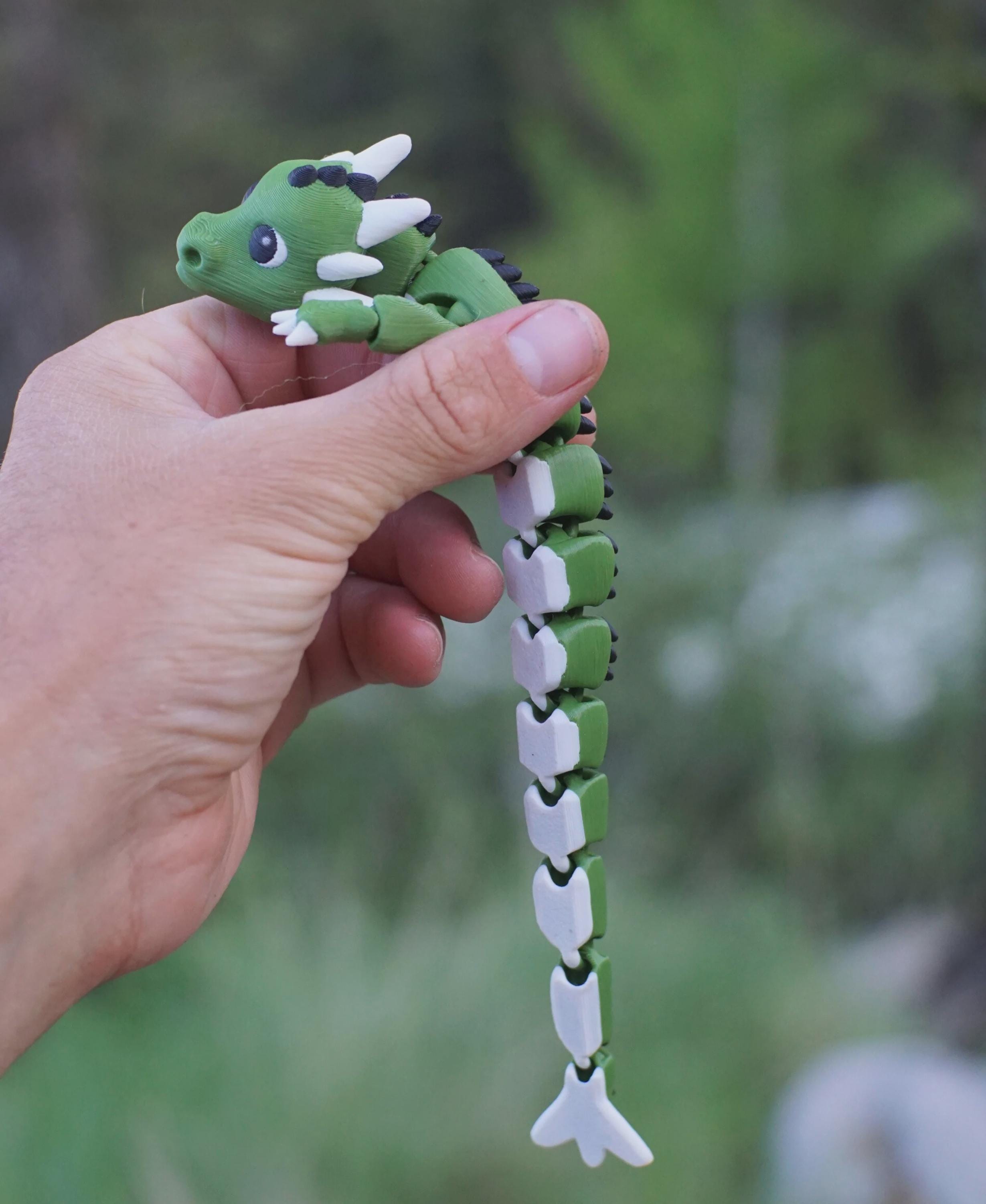 Lazy Lindwurm Dragon – Articulated Fidget Toy | 3D Printed Fantasy Creature
